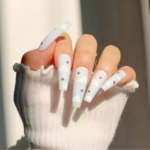 Baby clouds Nails